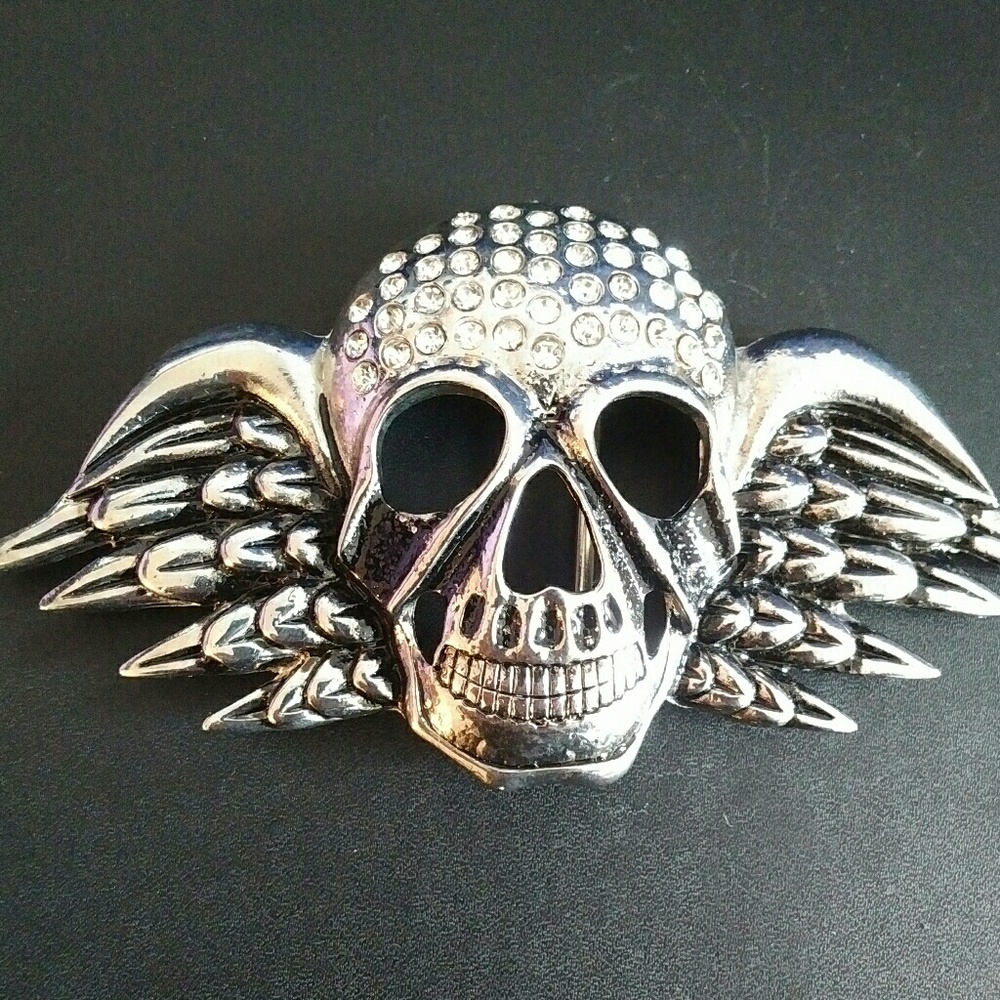 Skull belt buckle